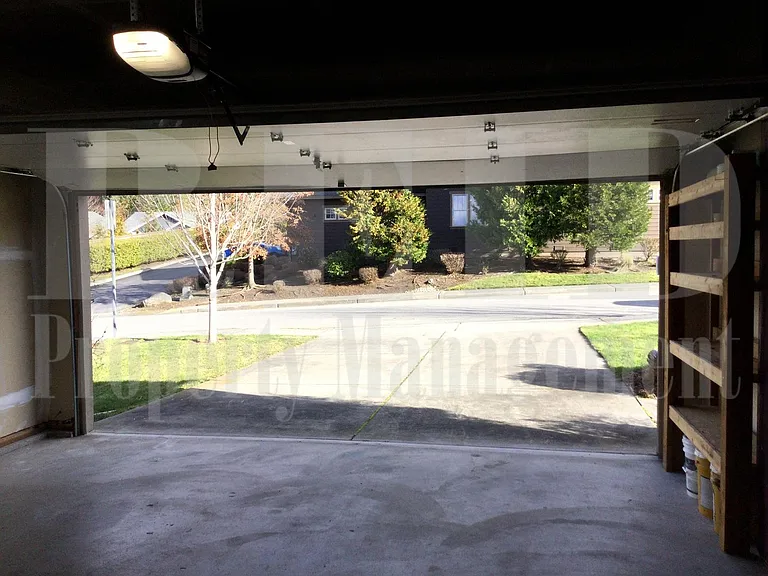 20199 Hogue Pl NE — Photo 36
