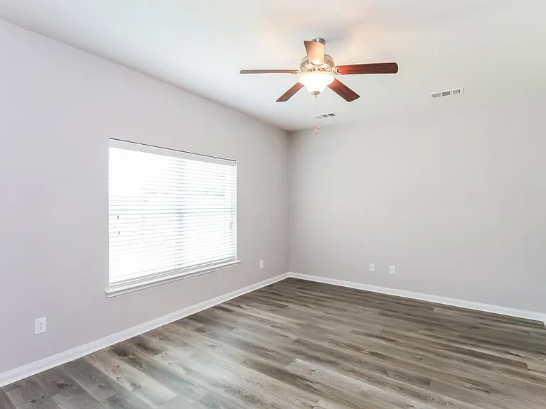 900 Princewood Dr — Photo 11