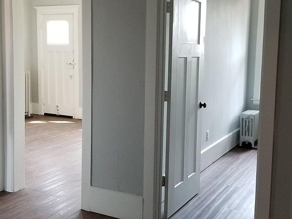 2nd image of 675 W Willis St #14