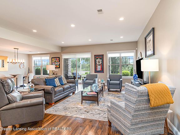 2nd image of 406 N Hamilton St #206
