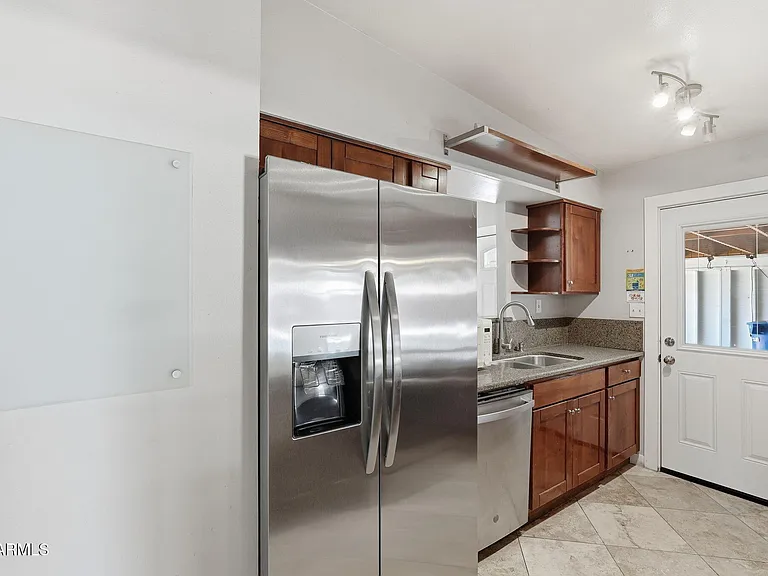 1609 E Gaylon Dr — Photo 12