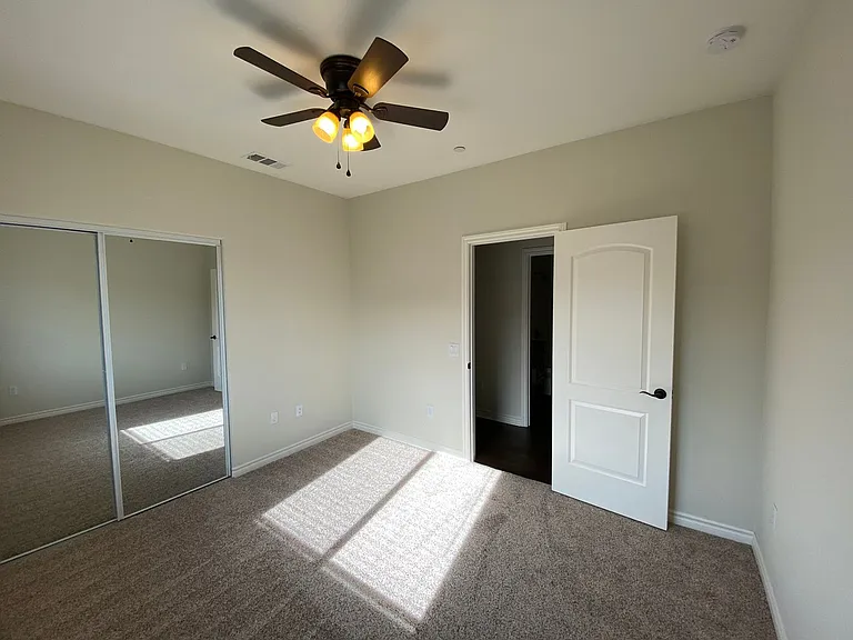 Santa Barbara Luxury Apartment Homes — Photo 47