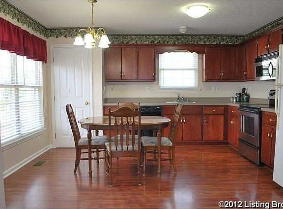 5th image of 716 Helm Ln