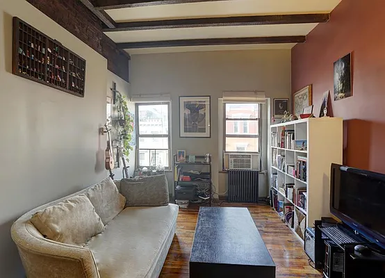 Rented by Warburg | media 32