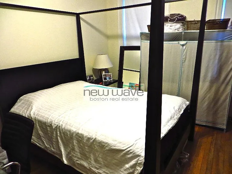 56 Queensberry St #5 — Photo 5