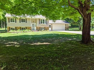 194 Crooked Limb Dr, Lapeer, MI 48446