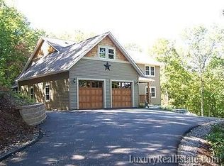 612 Redfield Dr, Clyde, NC 28721