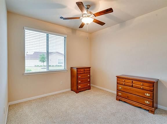 3rd image of 9701 Orangewood Trl