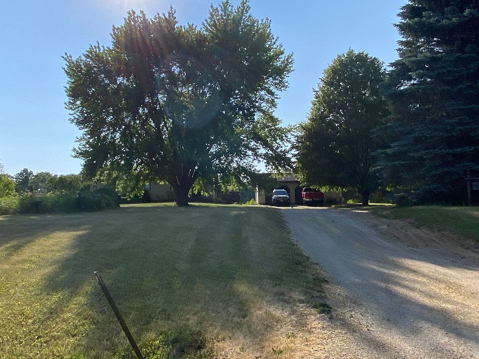 2nd image of 1037 County Rd