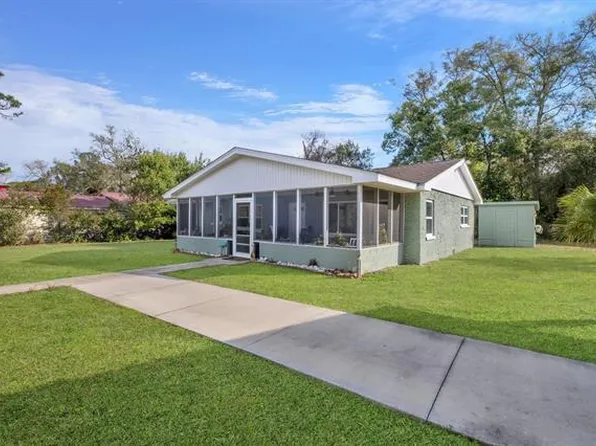 506 W 1st St, Carrabelle, FL 32322