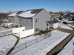 48 Primrose Ct, Iowa City, IA 52240
