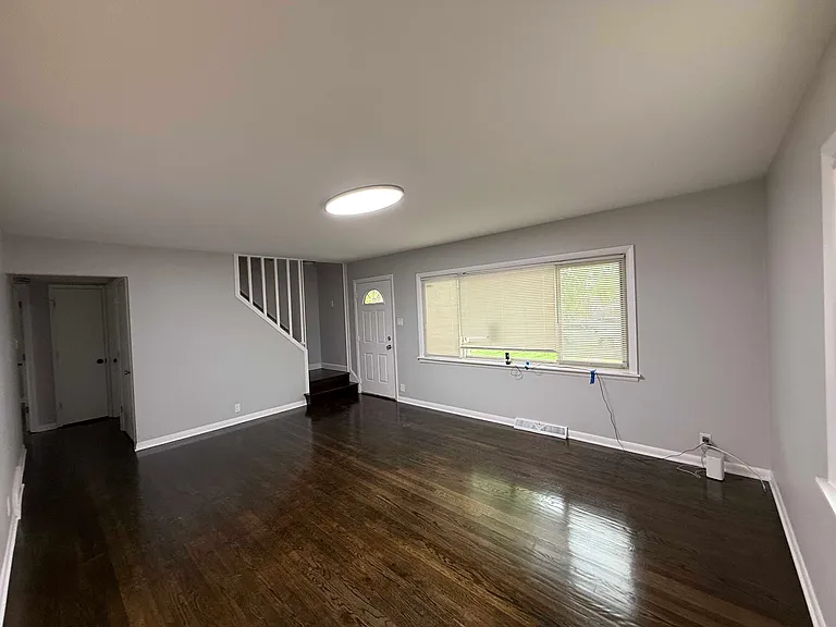 351 Clyde Ave — Photo 5