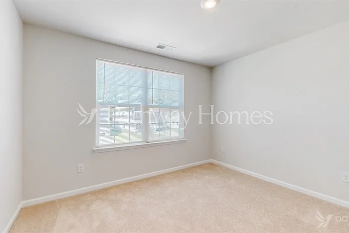 335 Kennerly Center Dr — Photo 14