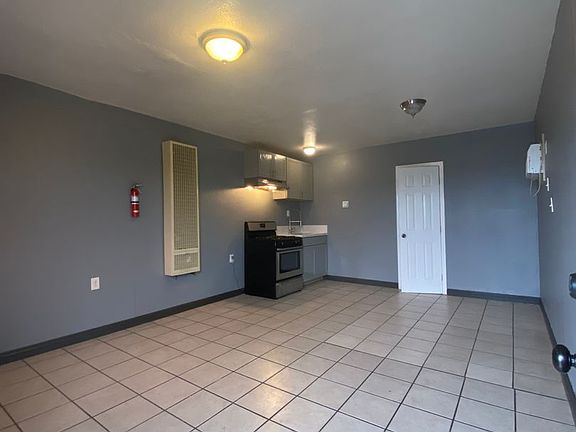 4th image of 1916 Niles St APT A