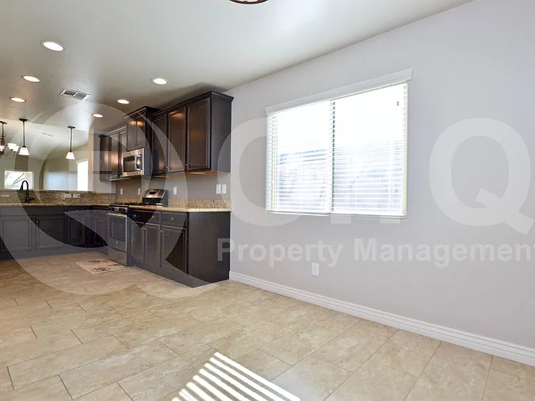 2223 E Hazeltine Way — Photo 3