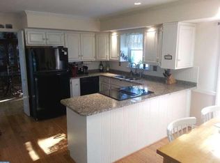 5 Knollwood Dr, Sinking Spring, PA 19608