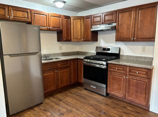 75 Crapo St #1S, New Bedford, MA 02740