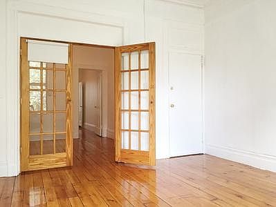 2nd image of 131 Huron St APT 1R