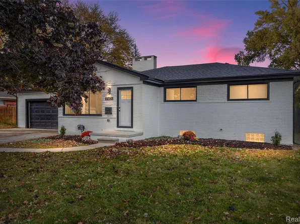 21405 Raymond St, Saint Clair Shores, MI 48082