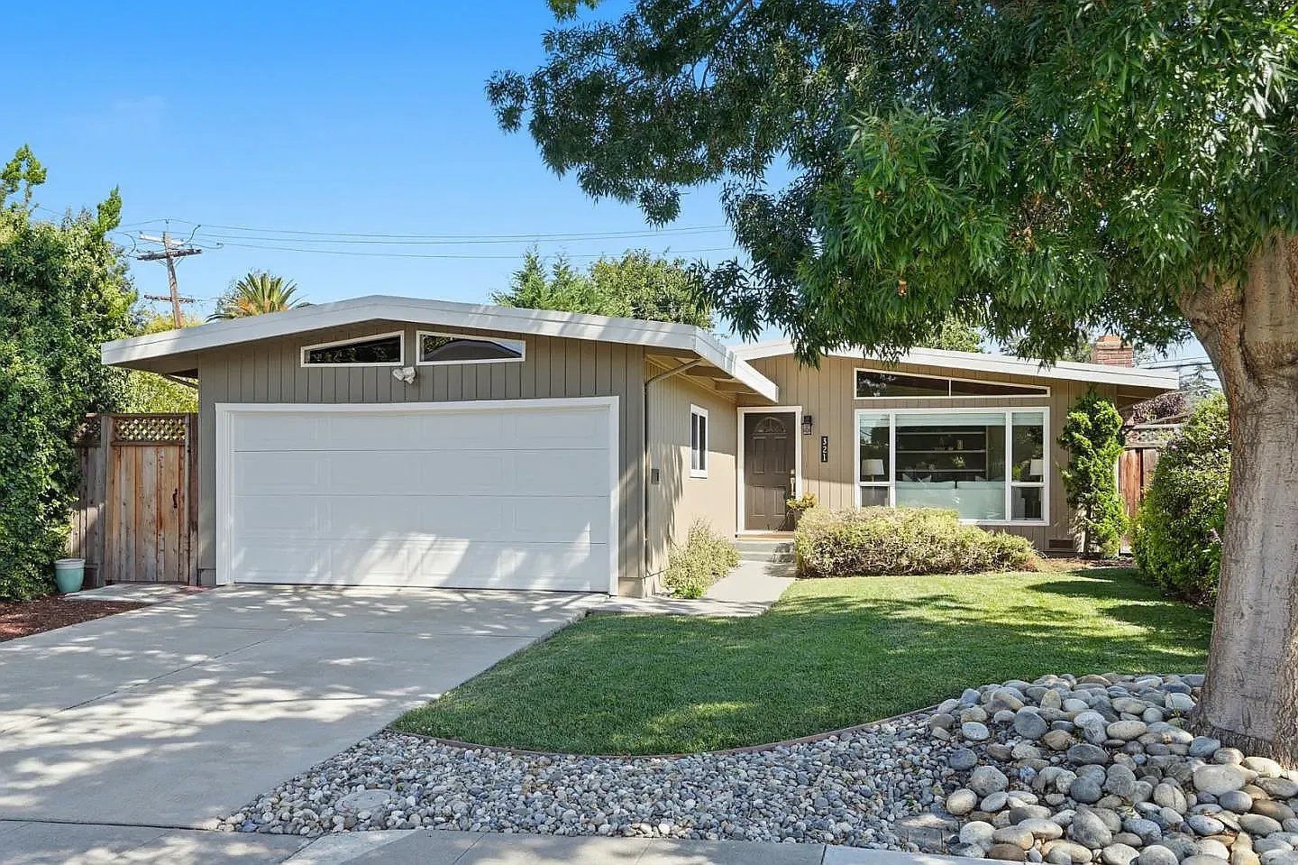 3 bed, 1600 sqft, $6,000 — Photo 1