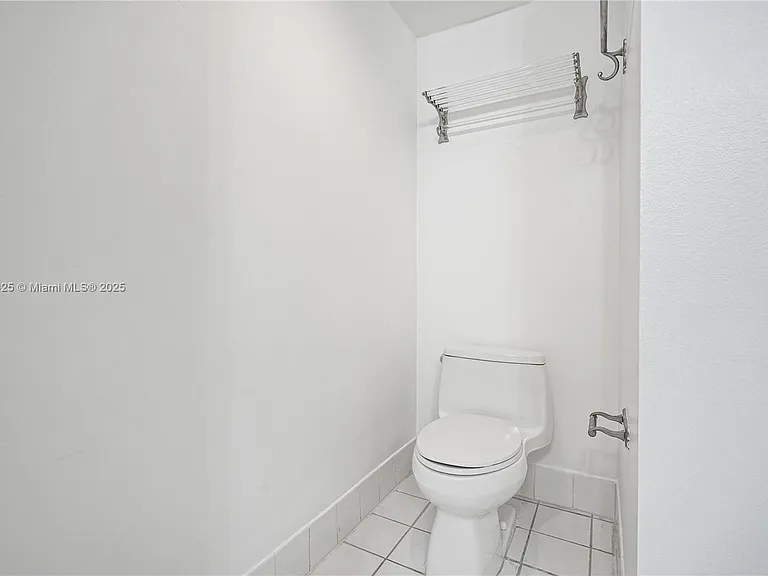 1300 West Ave #2700 — Photo 21