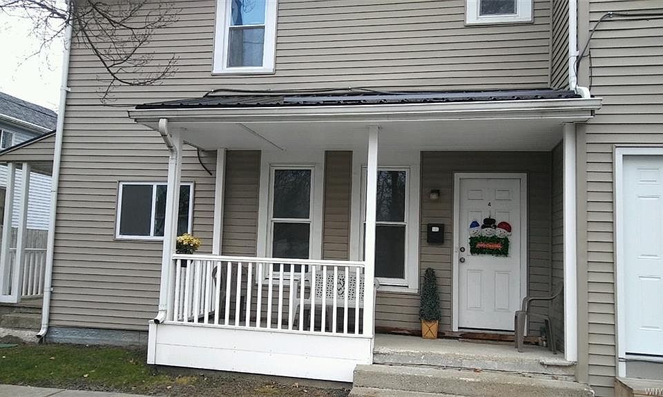 1st image of 272 Young St