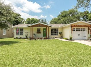 2716 Ryan Place Dr, Fort Worth, TX 76110