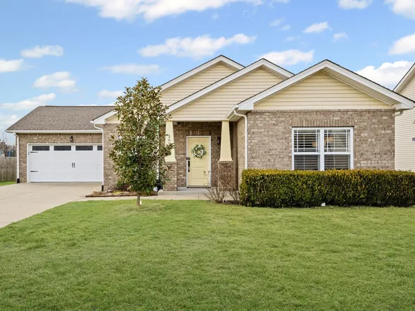 209 Wyburn Pl, Burns, TN 37029