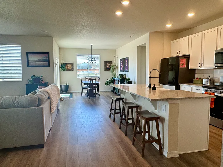 10474 Summer Ridge Dr — Photo 3
