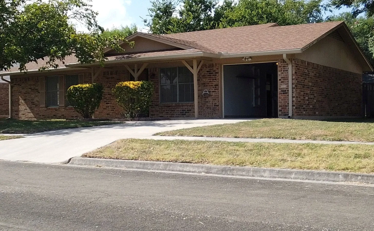 3 bed, 1516 sqft, $1,395 — Photo 2