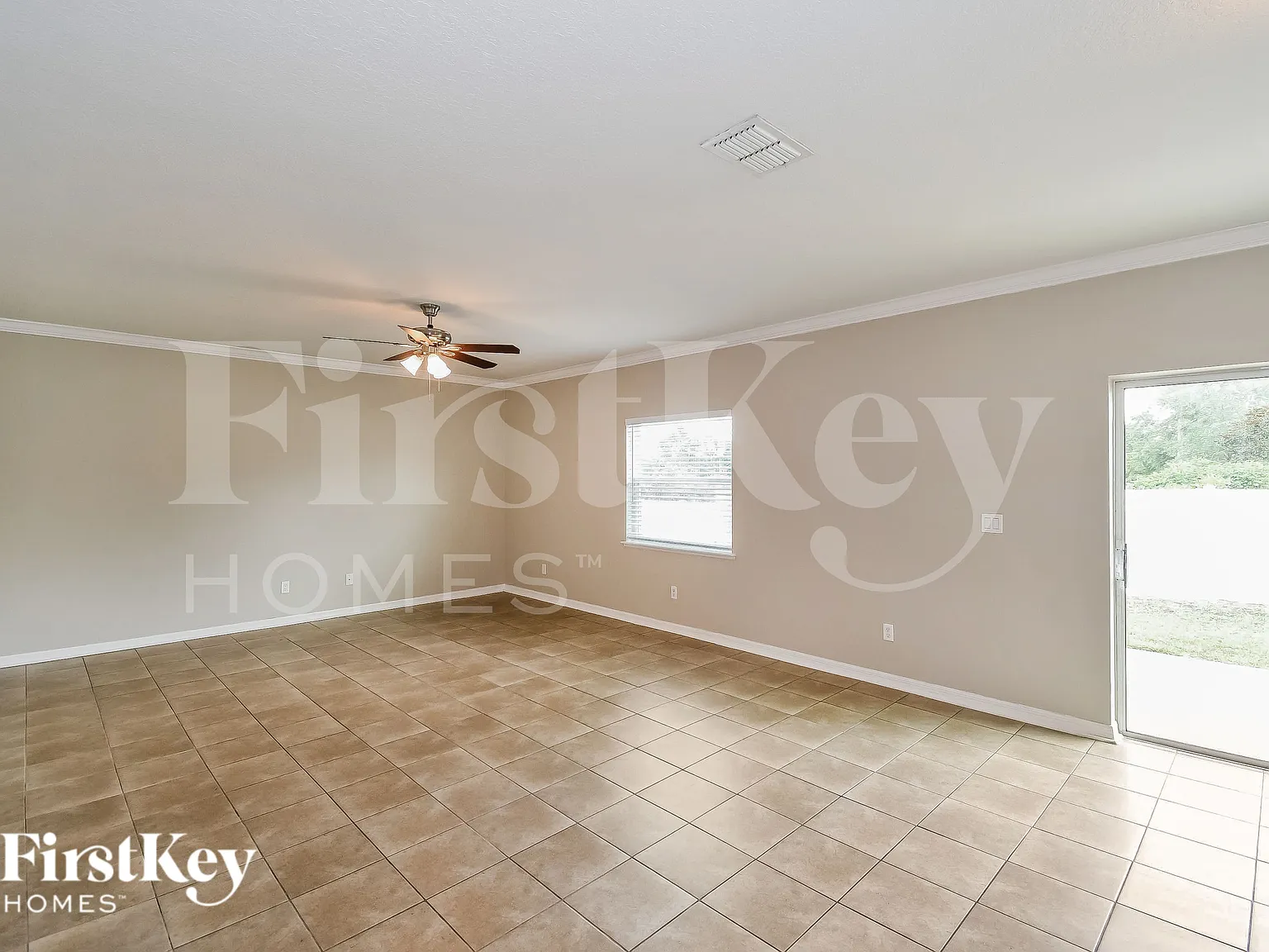 4 bed, 2.5 bath, 2912 sqft, $2,625 — Photo 2