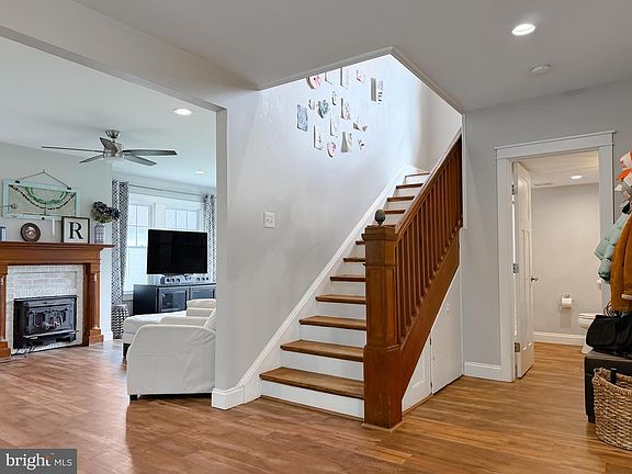 3rd image of 16146 Thomas Rd