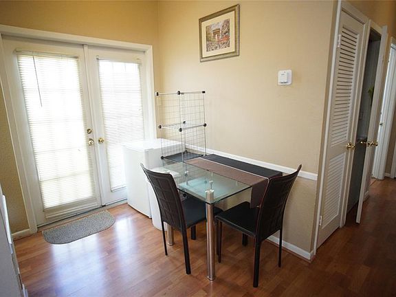4th image of 715 W 22nd 1/2 St APT 302