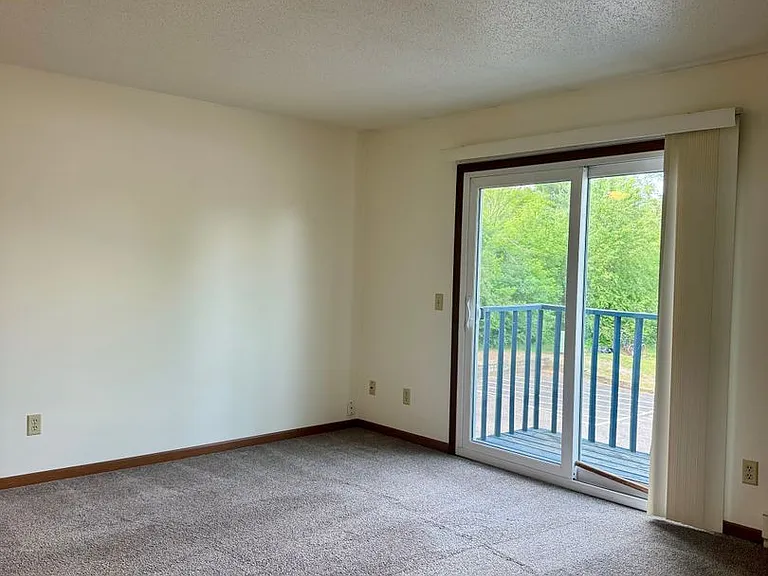 919 Briar Ln — Photo 15