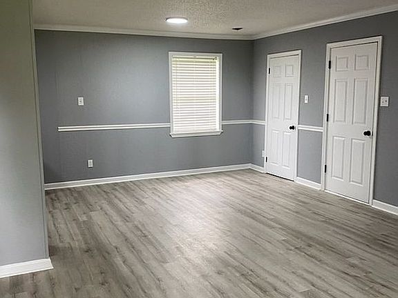 5th image of 101 Carriage Dr