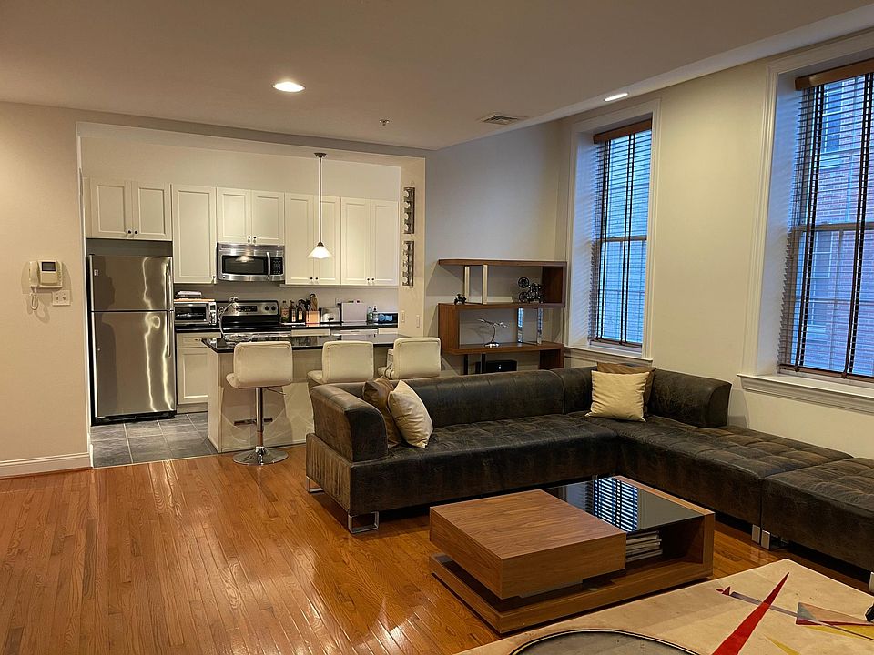1st image of 6 S Strawberry St APT 5