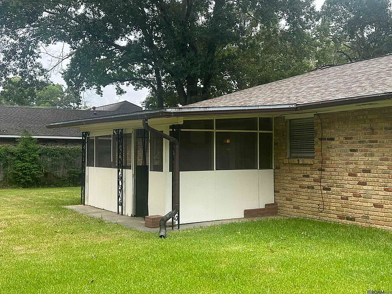 9042 Keaty Dr — Photo 10