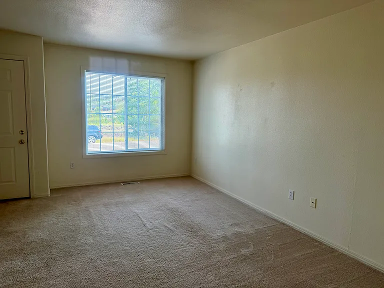 817 Vendome Ave — Photo 3