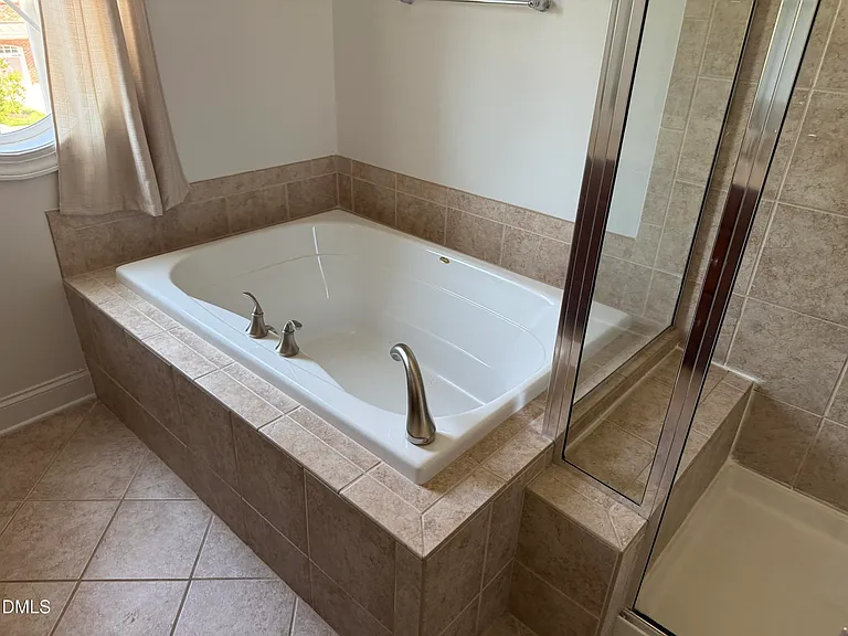 10511 Rosegate Ct — Photo 19