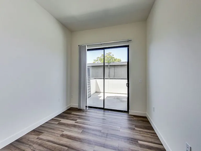 950 Lofts — Photo 125