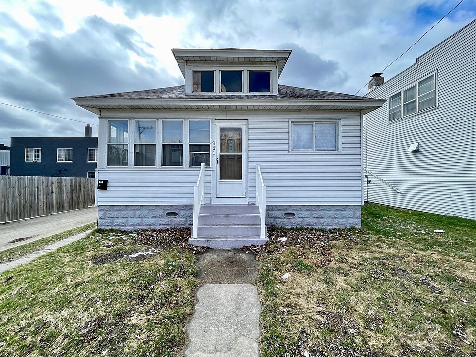 1st image of 861 W Laketon Ave