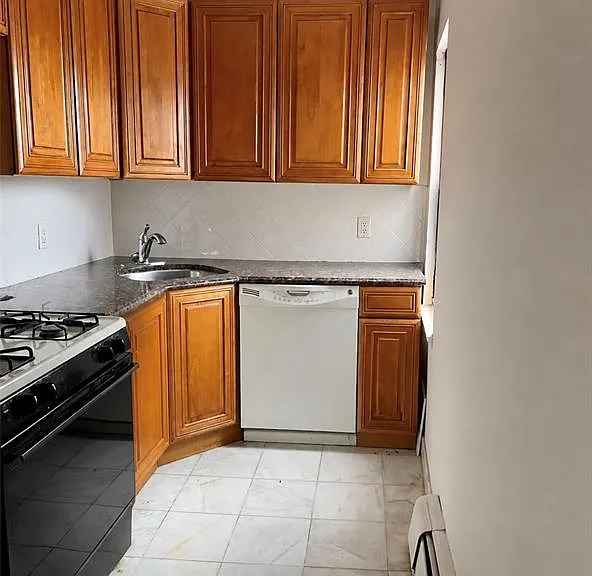 7 Bond St — Photo 4