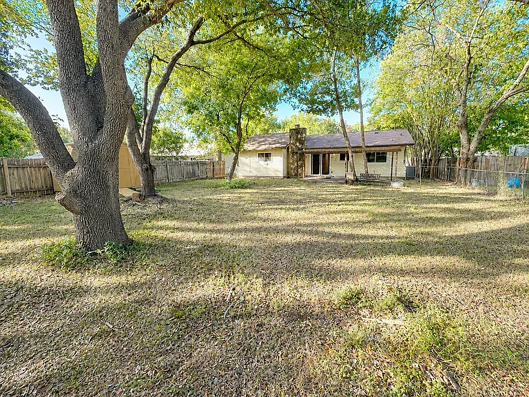 5802 Brook Valley Dr — Photo 23