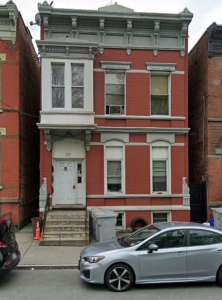 1st image of 297 8th St #3