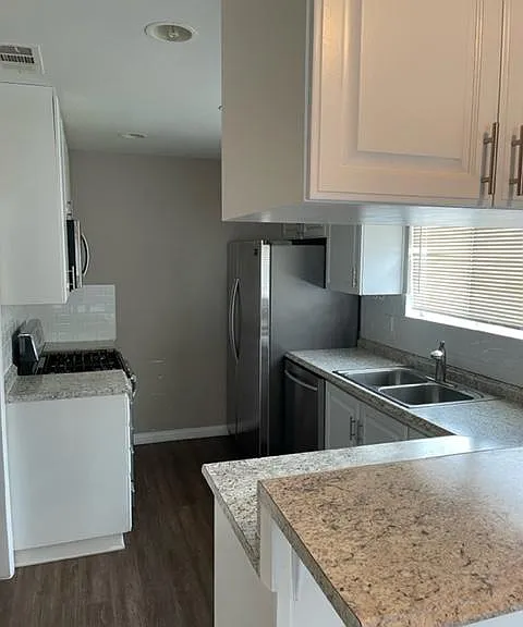 20532 Vose St — Photo 11