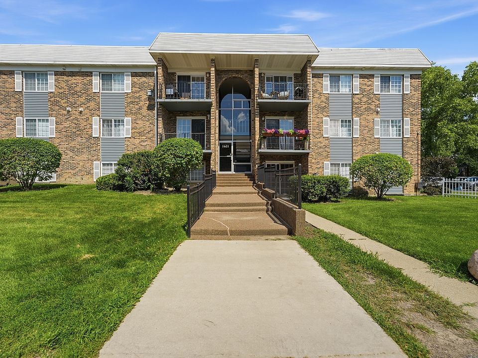 1st image of 1621 N Windsor Dr APT 215