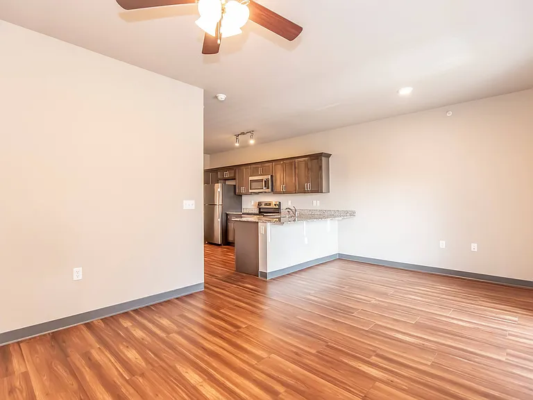 Cambium Apartments Studio 513 Living