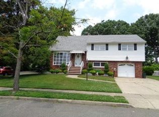 106 Jamros Ter, Saddle Brook, NJ 07663