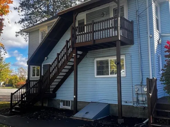 1004 Loudon Rd, Cohoes, NY 12047