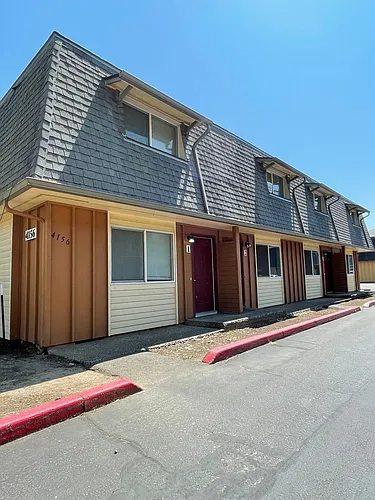 Catalina Apartments Photo 1